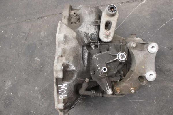 BOITE DE VITESSE MANUEL  OPEL CORSA D 1.2 ESSENCE CODE M26 ( 5 VITESSES ) - Vue 3